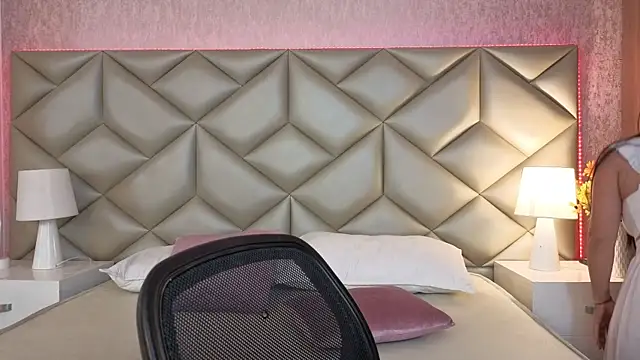 Brenda Garcia online show from September 11, 2025, 7:58 pm