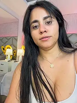 Brenda Garcia online show from November 29, 2025, 7:39 pm