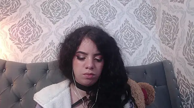 EmmaCowperr online show from March 11, 2025, 6:30 pm