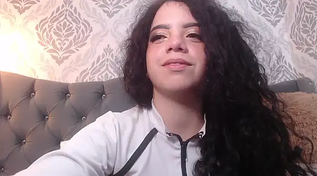 EmmaCowperr online show from March 13, 2025, 3:17 pm