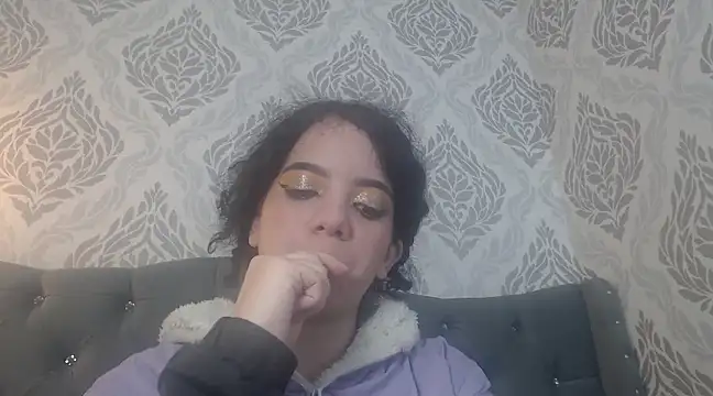 EmmaCowperr online show from March 21, 2025, 5:56 pm