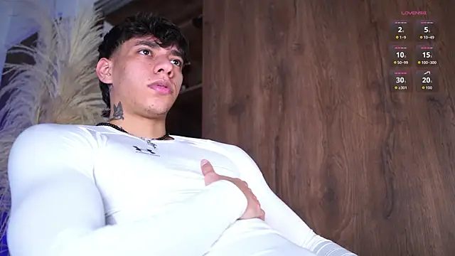 Josep Davies online show from November 18, 2025, 7:18 pm