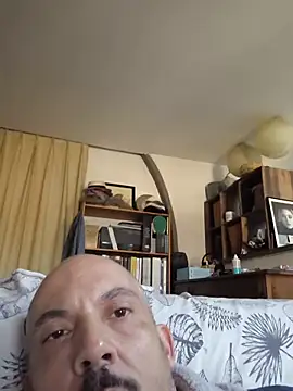 Snapshot of Tombihot chatting on October 23, 2025, 12:37 pm Tombihot online show from October 23, 2025, 12:37 pm