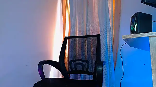Snapshot of DanteSantoro chatting on June 30, 2026, 6:20 pm DanteSantoro online show from June 30, 2026, 6:20 pm