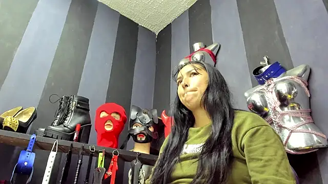 Snapshot of LucyStrike_ chatting on February 18, 2025, 10:47 pm LucyStrike online show from February 18, 2025, 10:47 pm