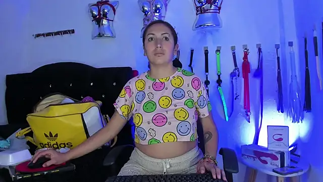 Snapshot of LucyStrike_ chatting on November 4, 2025, 10:42 pm LucyStrike online show from November 4, 2025, 10:42 pm