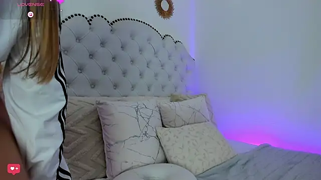 Snapshot of Ashleyjenner_ chatting on March 17, 2025, 10:28 pm Ashleyjenner online show from March 17, 2025, 10:28 pm