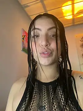 Snapshot of KetziaDoll chatting on December 5, 2024, 6:22 pm KetziaDoll online show from December 5, 2024, 6:22 pm