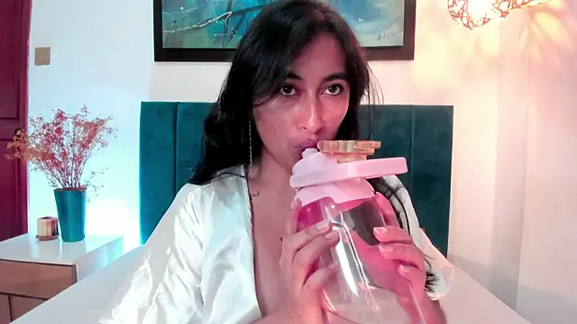 LisaHadwin online show from February 20, 2025, 9:20 pm