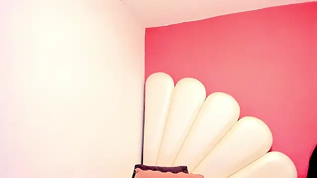 Snapshot of Vicky_Freedom chatting on February 28, 2025, 1:58 pm Vicky Freedom online show from February 28, 2025, 1:58 pm