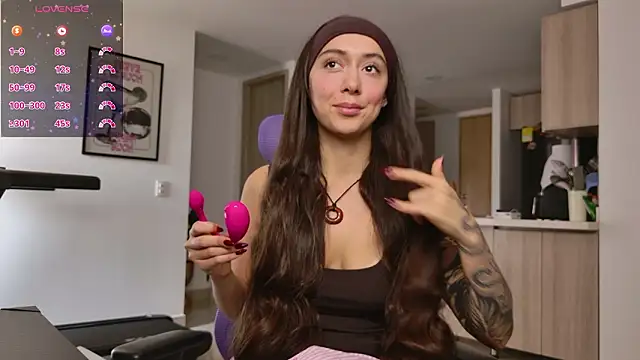 emiliasommer online show from March 15, 2026, 2:56 pm