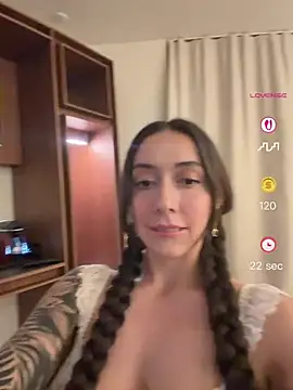 Snapshot of emiliasommer chatting on May 28, 2026, 10:51 pm emiliasommer online show from May 28, 2026, 10:51 pm