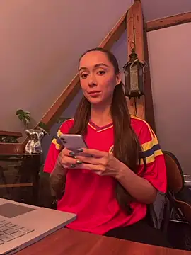 Snapshot of emiliasommer chatting on July 7, 2026, 7:51 pm emiliasommer online show from July 7, 2026, 7:51 pm