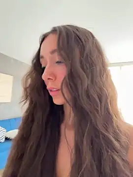 Snapshot of emiliasommer chatting on August 3, 2026, 7:39 pm emiliasommer online show from August 3, 2026, 7:39 pm