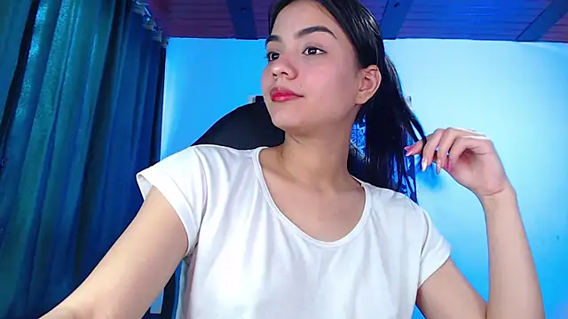 Snapshot of Ariel_Zeo1 chatting on December 17, 2024, 8:10 pm Ariel Zeo1 online show from December 17, 2024, 8:10 pm