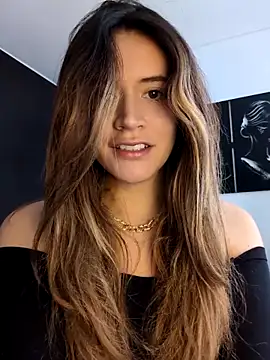 maliciaworld online show from October 16, 2025, 6:42 pm