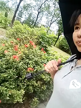 xiaoxuer online show from May 1, 2026, 3:55 am