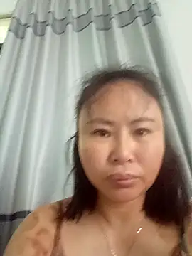 xiaoxuer online show from May 9, 2026, 3:12 am