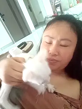xiaoxuer online show from May 10, 2026, 4:06 am