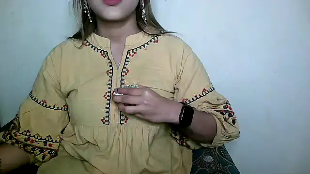Snapshot of Princess_noorjahan chatting on March 6, 2025, 7:10 pm Princess noorjahan online show from March 6, 2025, 7:10 pm
