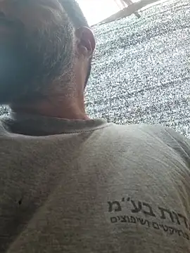 zefside42 online show from November 21, 2025, 9:41 am