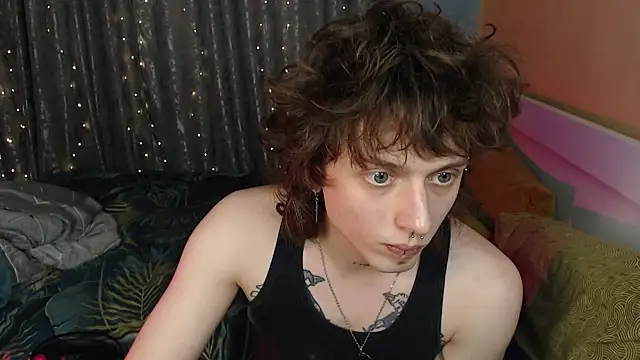 Snapshot of axxxturel chatting on December 21, 2025, 6:48 pm axxxturel online show from December 21, 2025, 6:48 pm