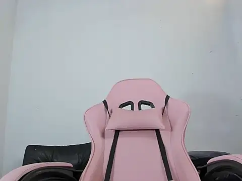 Snapshot of Milk_anastasia chatting on November 28, 2025, 8:55 pm Milk anastasia online show from November 28, 2025, 8:55 pm