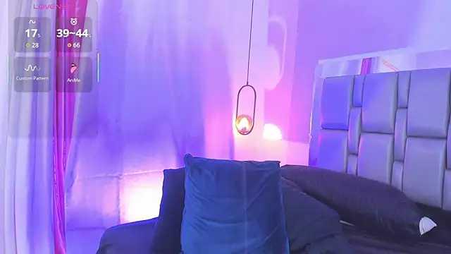 Emily Gil1 online show from December 21, 2025, 5:47 am