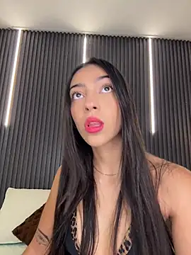 Snapshot of Ema_azel chatting on December 18, 2025, 1:39 pm Ema azel online show from December 18, 2025, 1:39 pm