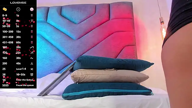 AilishBenson online show from November 1, 2025, 8:44 pm