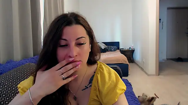 Snapshot of Helen_Adams_ chatting on June 15, 2026, 6:26 am Helen Adams online show from June 15, 2026, 6:26 am