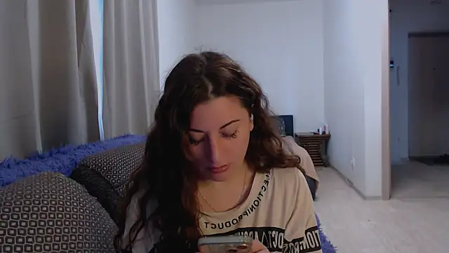 Snapshot of Helen_Adams_ chatting on July 14, 2026, 5:45 am Helen Adams online show from July 14, 2026, 5:45 am