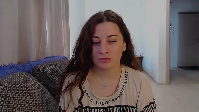 Snapshot of Helen_Adams_ chatting on July 15, 2026, 5:23 am Helen Adams online show from July 15, 2026, 5:23 am