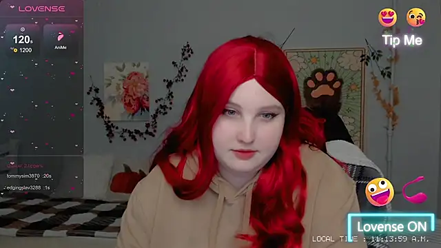 Snapshot of Crystal_Chris chatting on October 14, 2025, 8:09 pm Crystal Chris online show from October 14, 2025, 8:09 pm