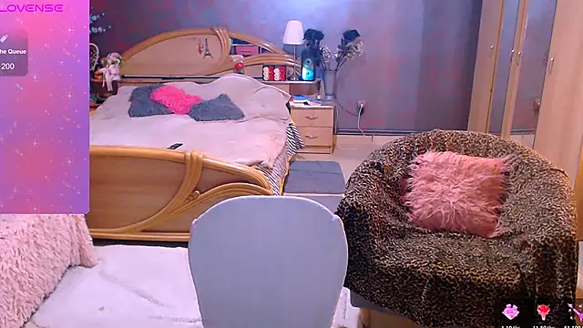 Snapshot of Ariellefoxy chatting on November 10, 2025, 7:24 pm Ariellefoxy online show from November 10, 2025, 7:24 pm