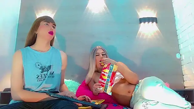 Daniela Pink  online show from February 1, 2025, 8:47 pm