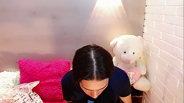 Daniela Pink  online show from December 19, 2025, 8:05 pm