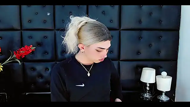Snapshot of Daniela_Pink_ chatting on February 17, 2026, 7:09 pm Daniela Pink online show from February 17, 2026, 7:09 pm