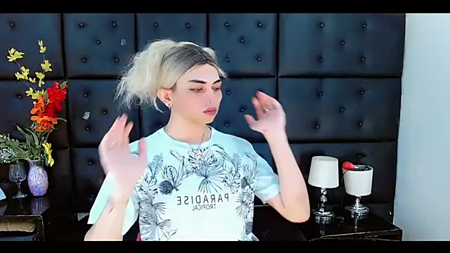 Snapshot of Daniela_Pink_ chatting on February 27, 2026, 7:25 pm Daniela Pink online show from February 27, 2026, 7:25 pm