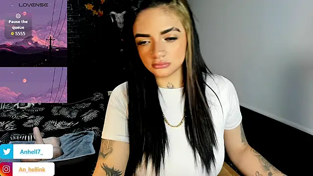 Anhell7 x online show from December 1, 2025, 8:03 pm