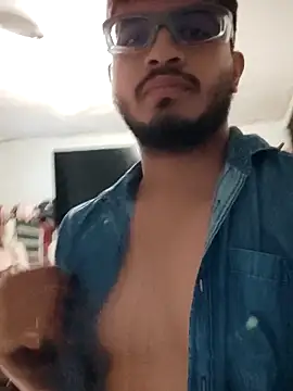 Snapshot of StripArt_ chatting on October 17, 2025, 3:31 am StripArt online show from October 17, 2025, 3:31 am