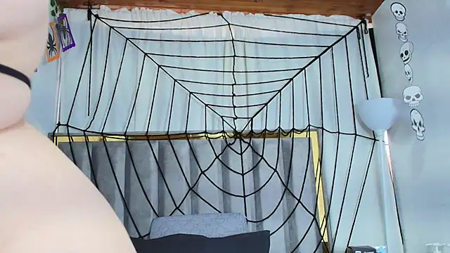 Snapshot of Zoe_Curvy chatting on October 8, 2025, 12:25 pm Zoe Curvy online show from October 8, 2025, 12:25 pm