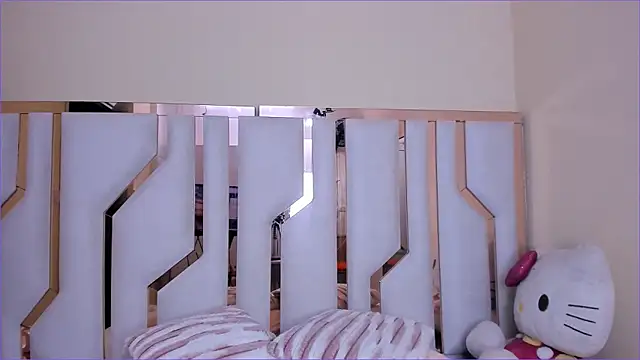 TifanyChill online show from November 9, 2025, 5:55 pm