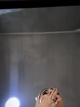 Jules Anderson online show from December 17, 2025, 10:27 pm