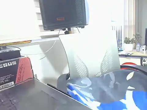 Snapshot of dirtytw0230 chatting on December 20, 2025, 10:39 pm dirtytw0230 online show from December 20, 2025, 10:39 pm