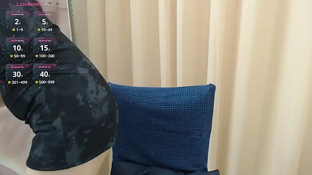 KaleAnisa online show from October 15, 2025, 1:28 am