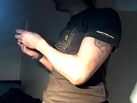 Kiss me2507 online show from December 7, 2024, 9:00 pm