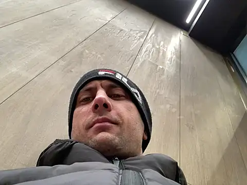 Kiss me2507 online show from February 18, 2025, 11:08 pm