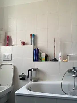 Kiss me2507 online show from March 10, 2025, 10:48 am