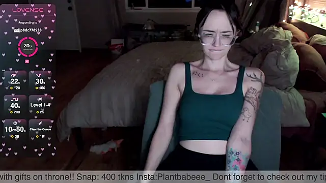 Snapshot of Plantbabeee chatting on March 18, 2025, 3:09 am Plantbabeee online show from March 18, 2025, 3:09 am